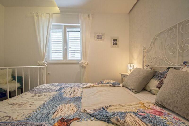 Salt & Sand Villa Kornić エクステリア 写真